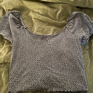 American Eagle Brand cropped blue floral t
